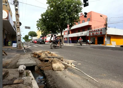Canaleta em obras
