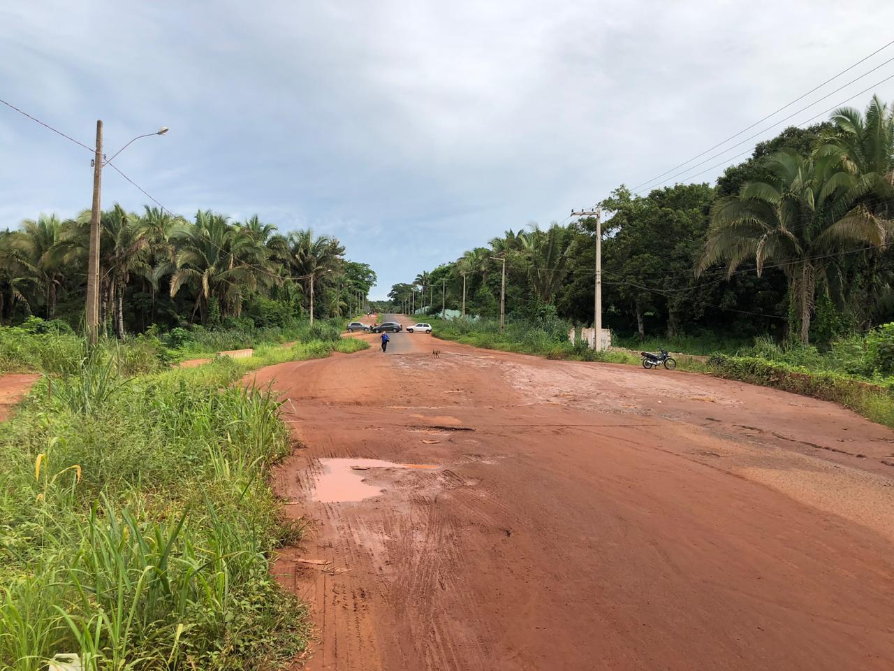 Obra inacabada na PI 112