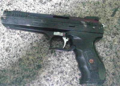 Arma de pressão usada pelos acusados 