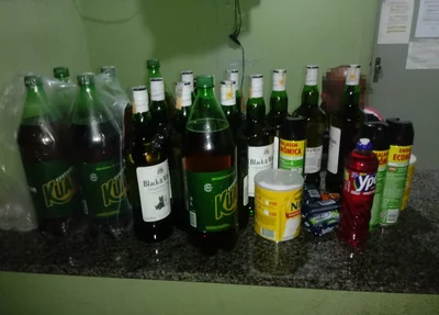 Objetos furtados pelos acusados no depósito comercial 