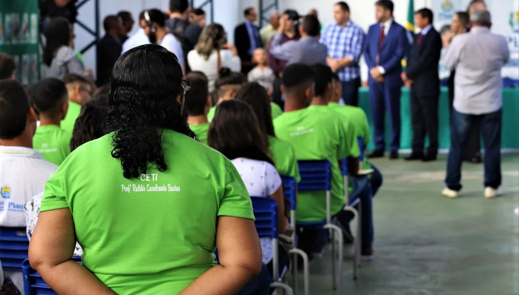 Abertura do ano letivo na Escola Professor Raldir Cavalcante