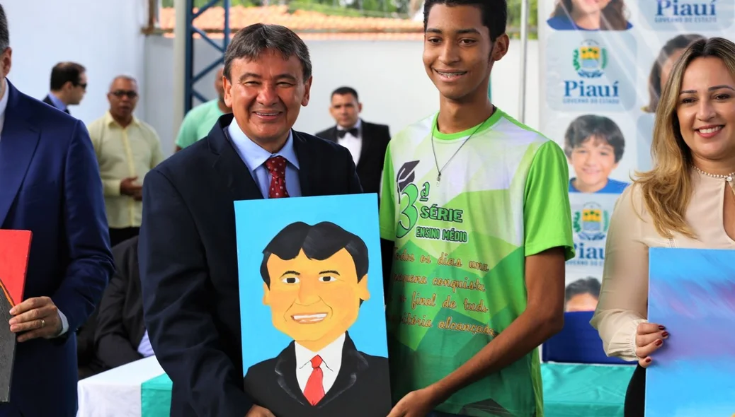 Estudante presenteia  Wellington Dias com quadro