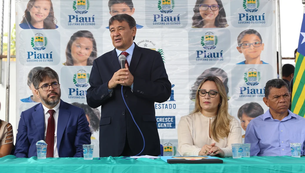 Governador Wellington Dias prestigia abertura do ano letivo