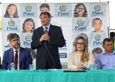 Governador Wellington Dias prestigia abertura do ano letivo