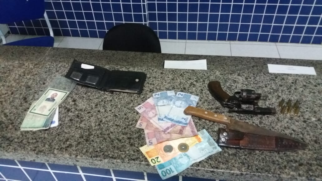 Objetos apreendidos pela Polícia Militar