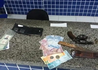 Objetos apreendidos pela Polícia Militar