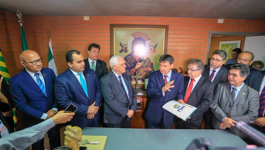 Wellington Dias entrega reforma administrativa na Alepi