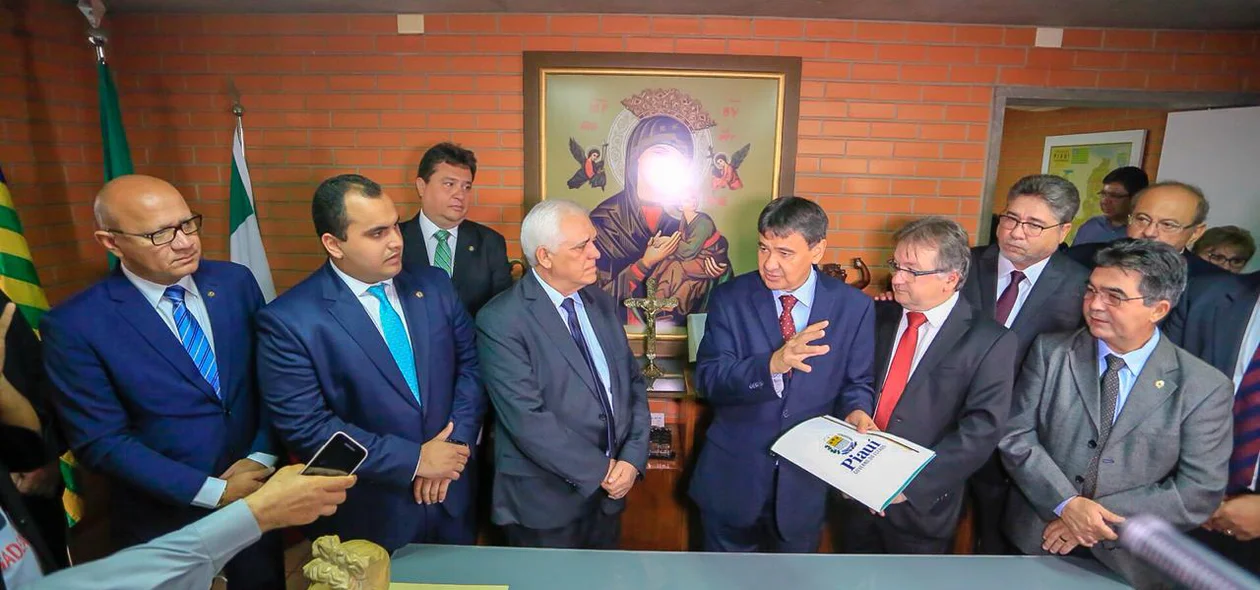 Wellington Dias entrega reforma administrativa na Alepi