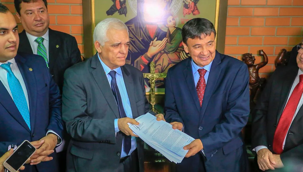 Wellington entrega reforma administrativa do presidente da Alepi, Themístocles Filho