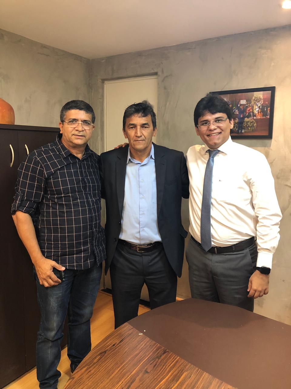 Celso Henrique ao lado de Tererê e Oliveira Neto