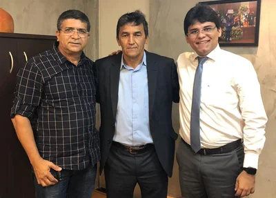 Celso Henrique ao lado de Tererê e Oliveira Neto
