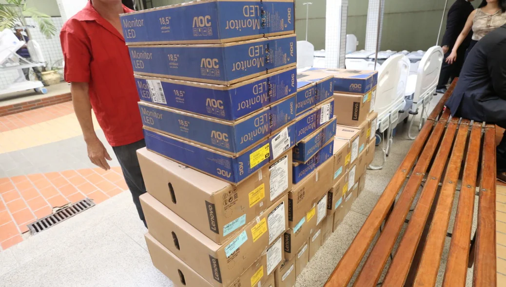Computadores entregues ao HGV