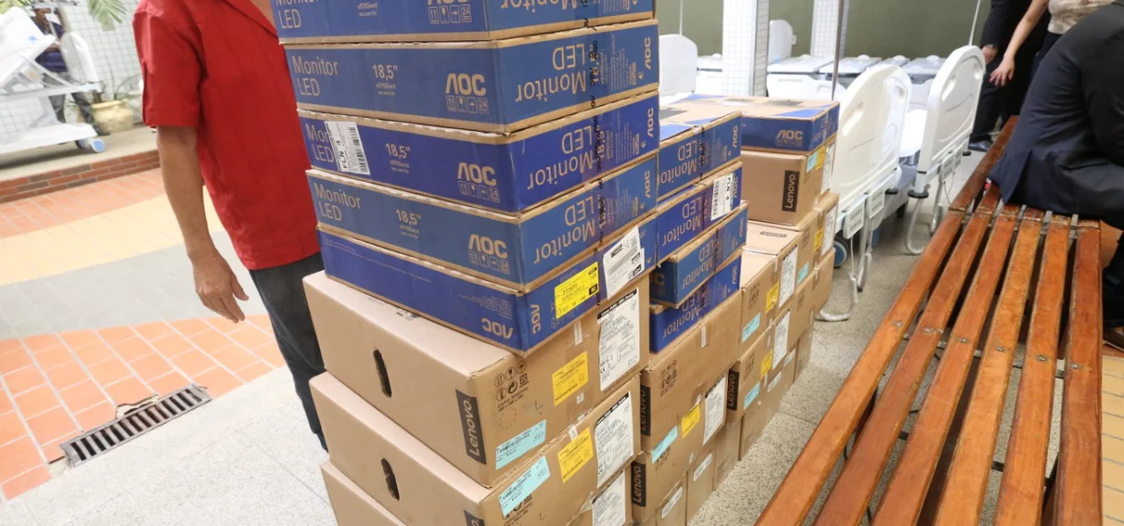 Computadores entregues ao HGV