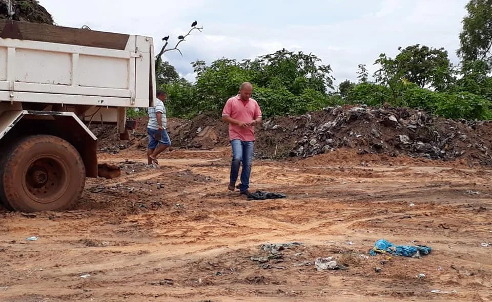 Prefeito de Gilbués informou que já está sendo retirado o lixão a céu aberto