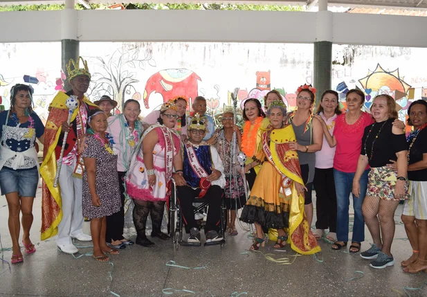 Bailinho de carnaval da Rede Feminina de Combate ao Câncer