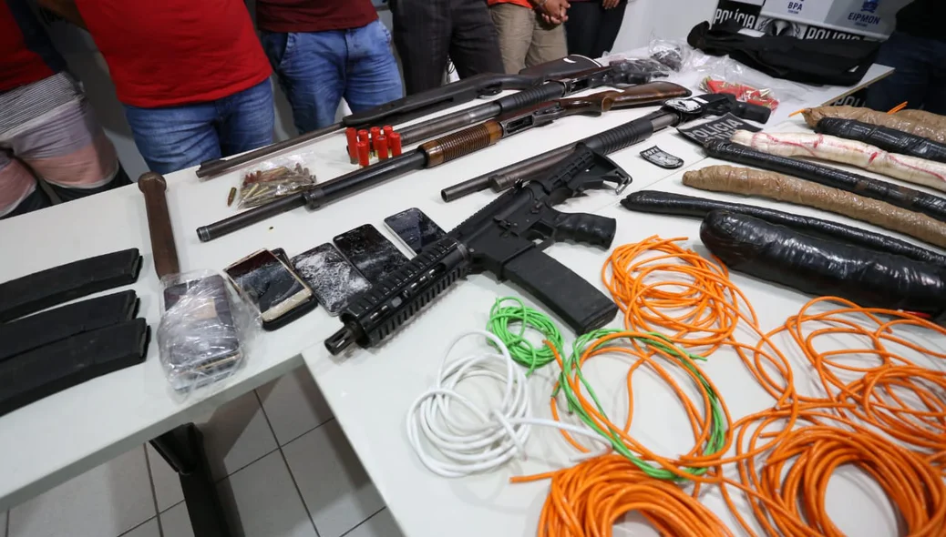 Material apreendido pela polícia 