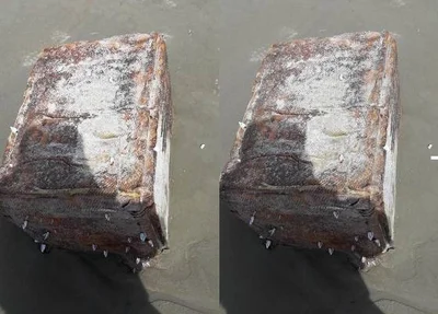 Material encontrado na Praia de Atalaia