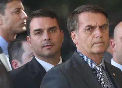Flávio Bolsonaro e Jair Bolsonaro