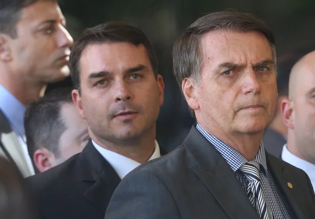 Flávio Bolsonaro e Jair Bolsonaro