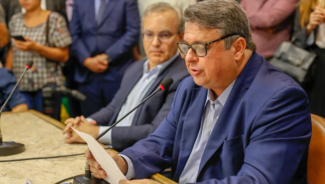 Júlio Arcoverde tomou posse hoje 