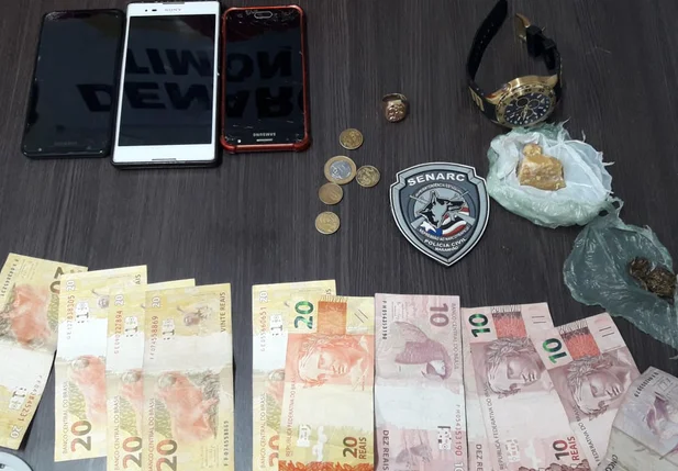 Material encontrado com a dupla