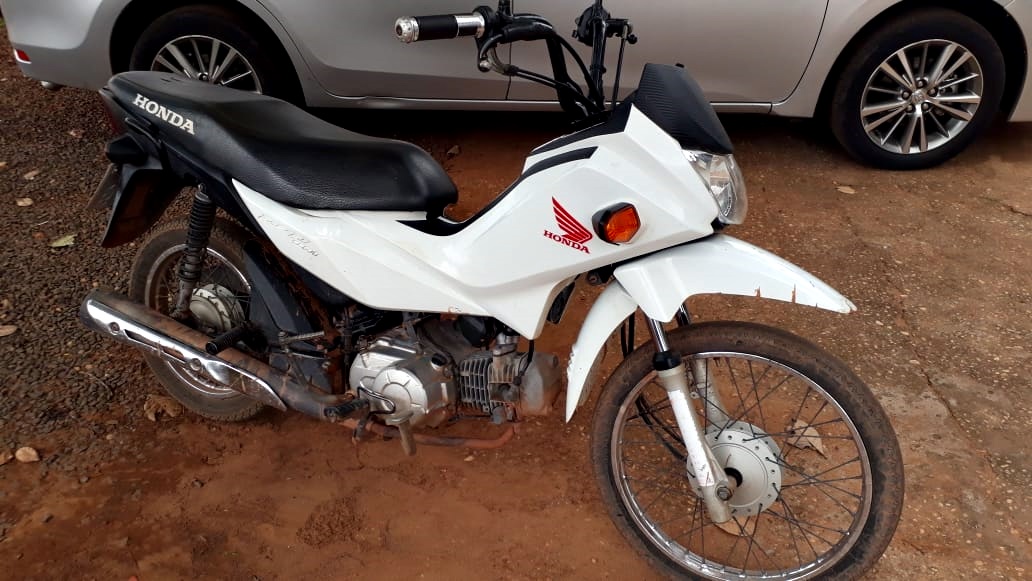 Motocicleta que os criminosos tentaram roubar