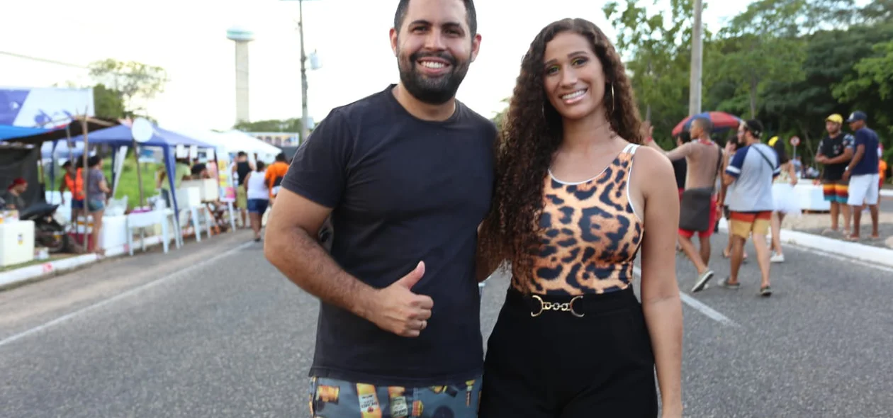 Casal animado no Corso de Teresina