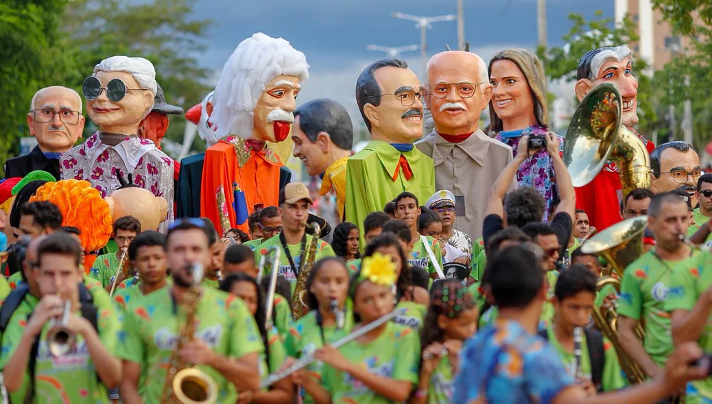 Desfile abre alas no Corso do Zé Pereira de Teresina 2019