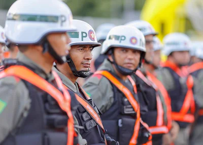 Polícia Militar fazendo a segurança no Corso de Teresina