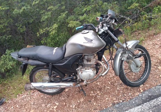 Veículo foi encontrado próximo ao corpo da vítima