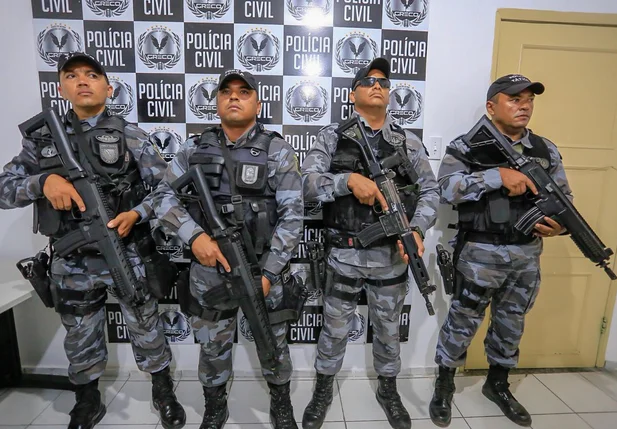 Policiais militares da Força Tática de Valença do Piauí