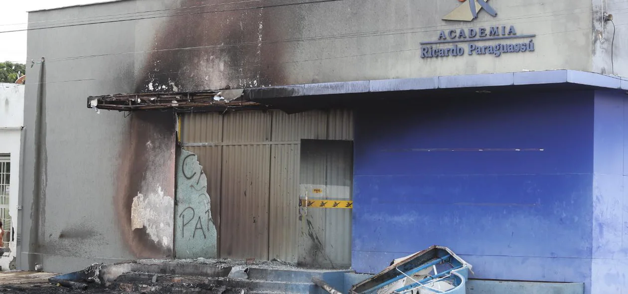 Academia Ricardo Paraguassu após o incêndio