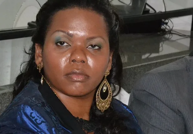 Juíza Elane Santana Bispo