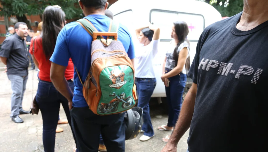Terceirizados realizam greve no Hospital da Polícia 