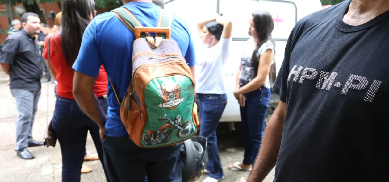 Terceirizados realizam greve no Hospital da Polícia 