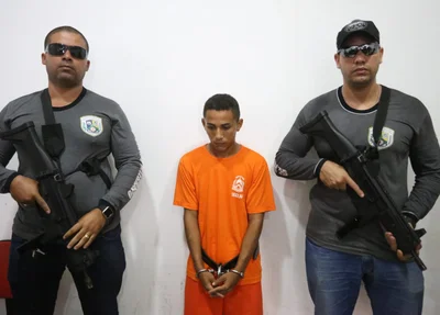 Sanatiel Abreu Rocha sendo apresentado na Delegacia Geral 