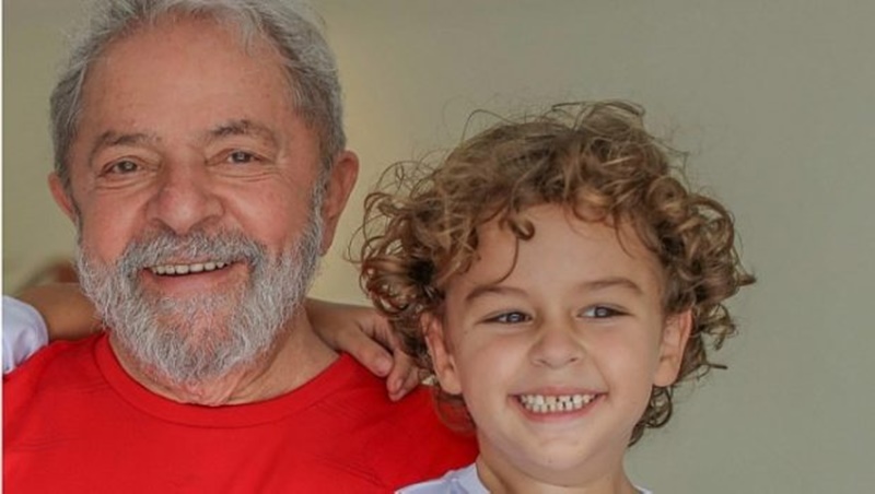 Lula e o neto 