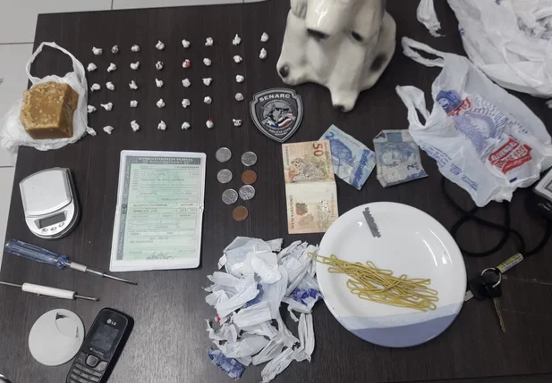 Material encontrado na casa do acusado
