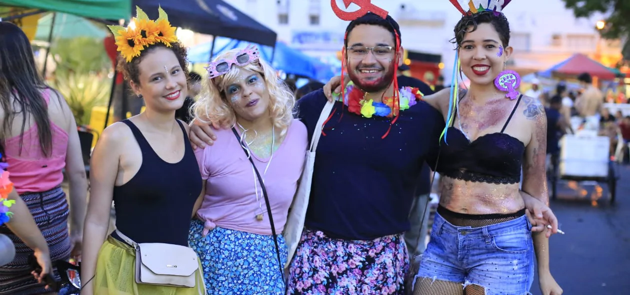 Amigos fantasiados 