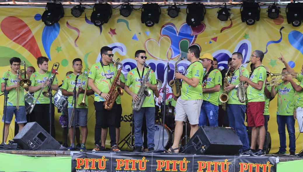 Banda anima Pinto da Morada