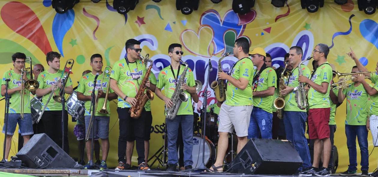 Banda anima Pinto da Morada