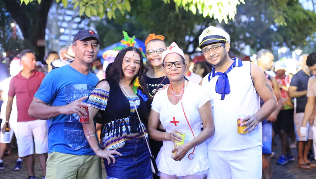 Família no Sanatório Geral 