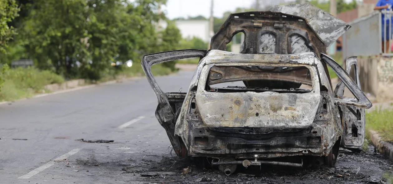 Os populares foram responsáveis pelo incêndio 
