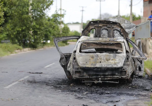 Os populares foram responsáveis pelo incêndio 