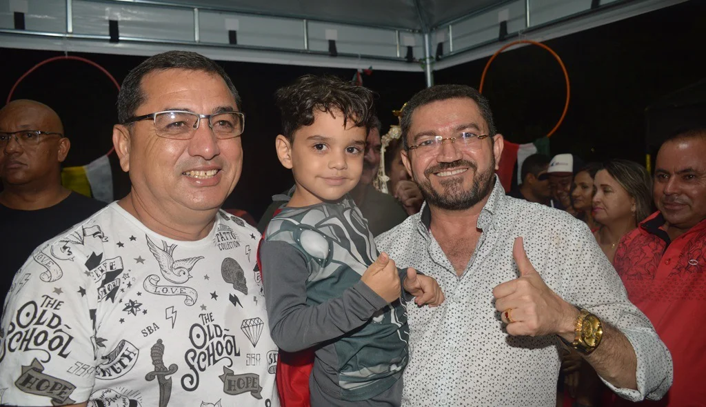 Prefeito de Picos, Padre Walmir com criança