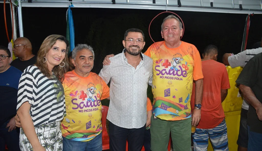 Prefeito Padre Walmir com os secretários de Saúde e de Agricultura