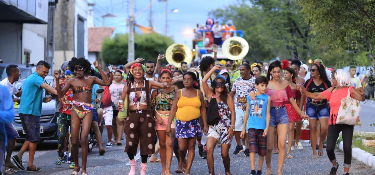 Bloco arrastou multidão 