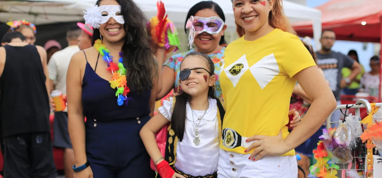 Família no bloco Vaca Atolada
