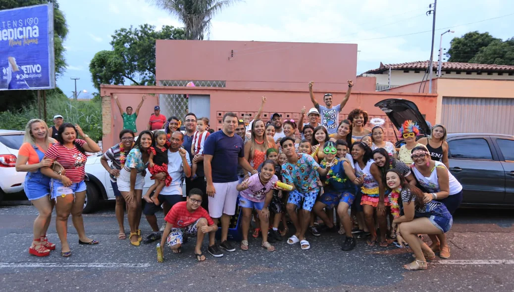 Familiares curtinho o bloco vaca atolada 