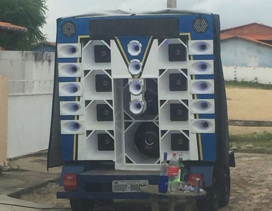 Paredão de som no litoral do Piauí